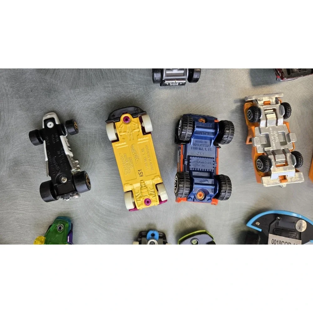 19 Hot Wheels Matchbox Diecast Vehicle Lot BMW Bone Shaker Lamborghini Trucks